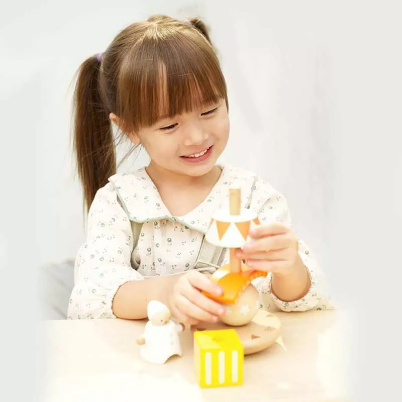 Wooden toy for balance and coordination - The Happy Clown