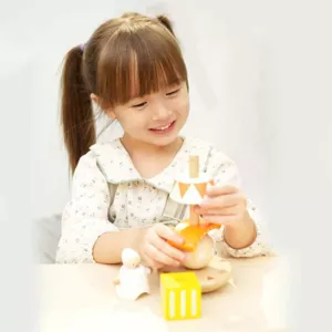 Wooden toy for balance and coordination - The Happy Clown