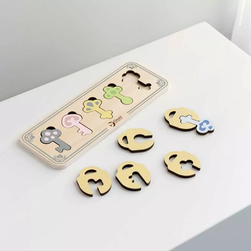 Children's wooden game - The Colorful Keys of the Castle