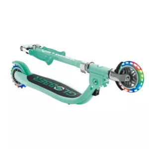 Children's foldable scooter with two light-up wheels Globber Flow Foldable Junior Lights - mint