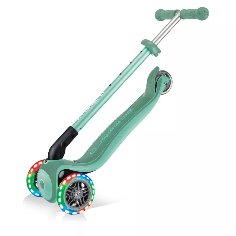 Child foldable scooter with light-up wheels PRIMO FOLDABLE PLUS LIGHTS - mint green