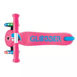 Kids scooter with 3 light up wheels GLOBBER PRIMO PLUS LIGHTS, pink