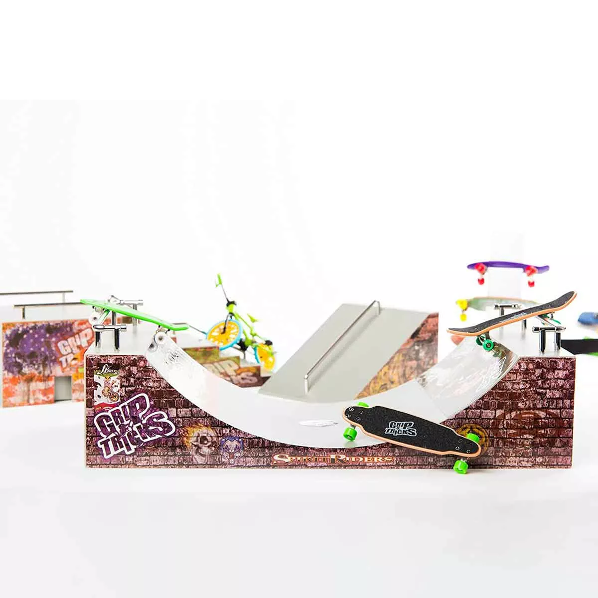 Finger Toy Ramp with Pennyboard