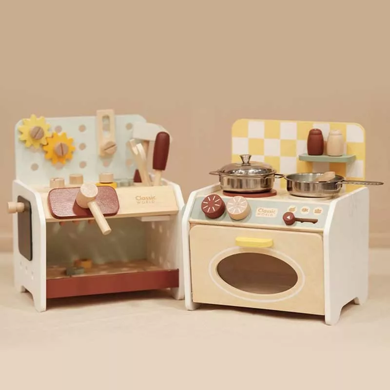 Малка детска преносима кухня от дърво на Classic World