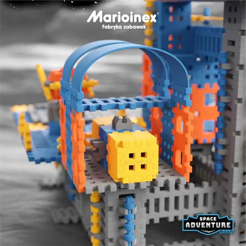 Mini waffle constructor with 618 pieces - Lunar Space Base