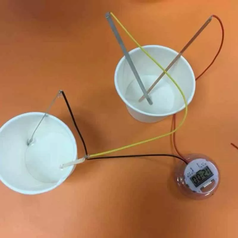 STEAM toy - "Make your own battery"