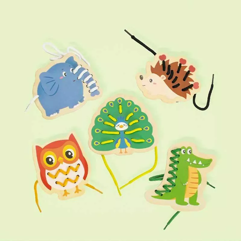 Fun children's game - stringing, Jungle animals