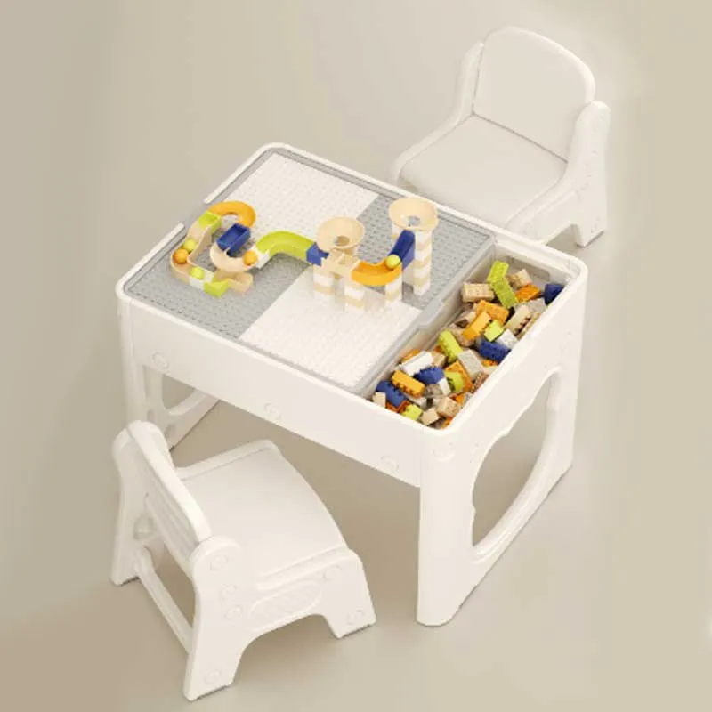 Детска маса 2 в 1 с конструктор 100 части и два стола