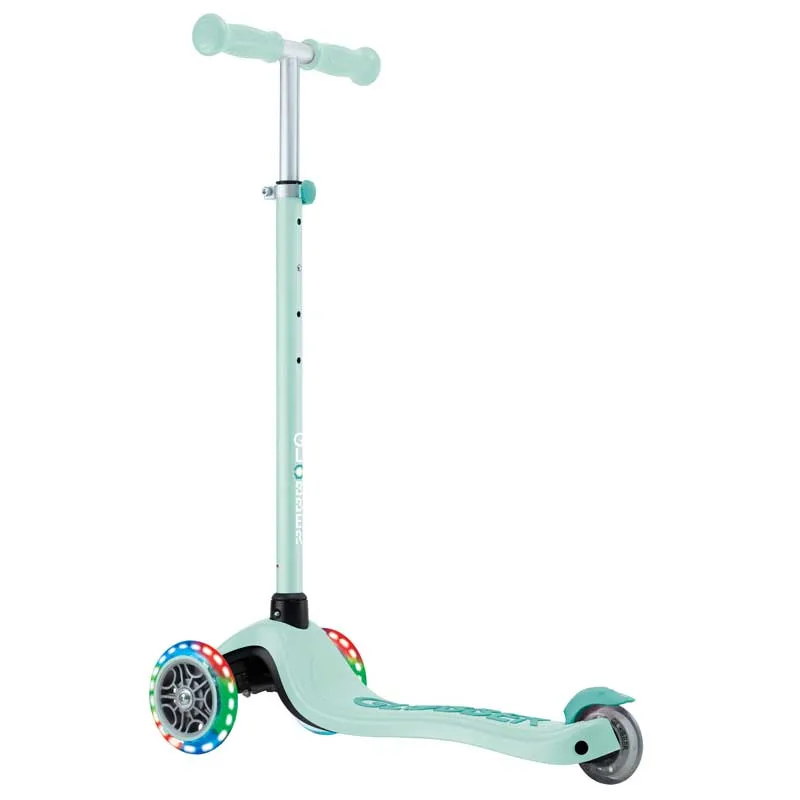 Children's scooter with 3 light-up wheels GLOBBER PRIMO PLUS LIGHTS, mint