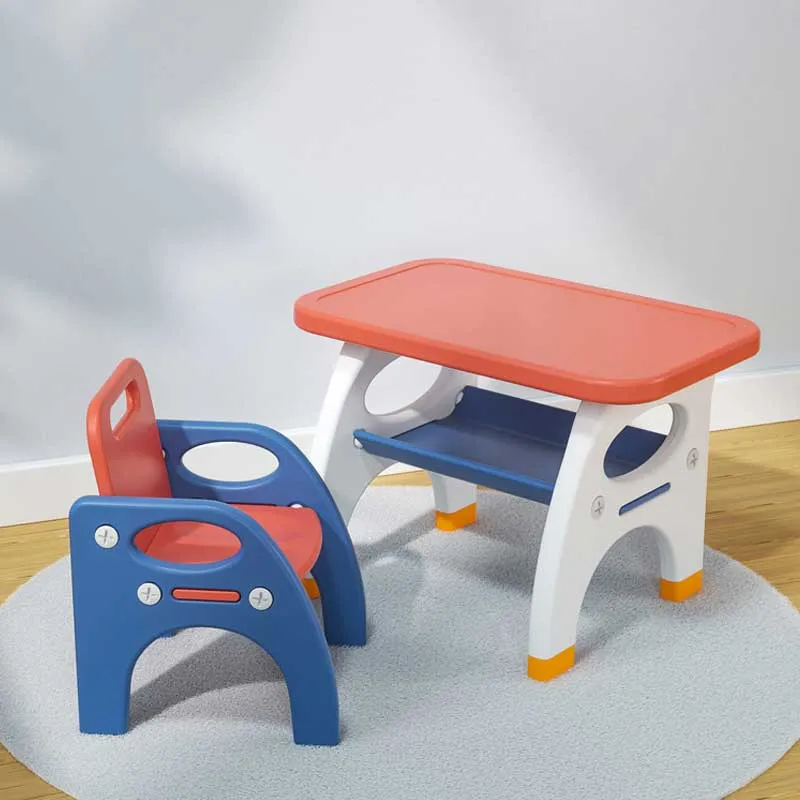Детско бюро за писане и рисуване със столче в червен цвят