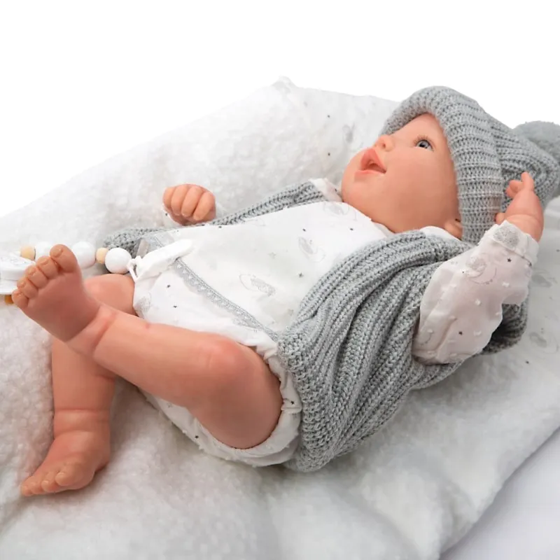 Усмихната кукла-бебе Даниела с възглавничка и аксесоари - 45 см