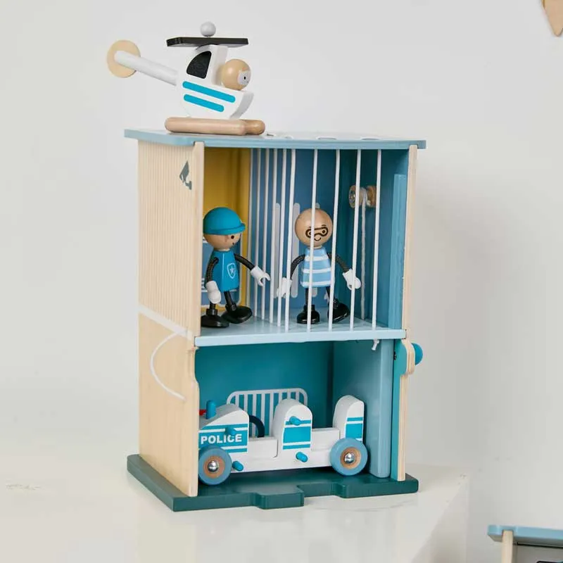 Children's wooden police station with accessories Classic World