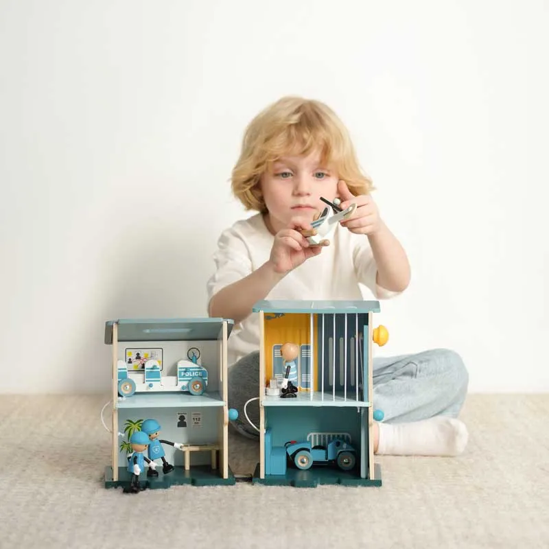 Children's wooden police station with accessories Classic World