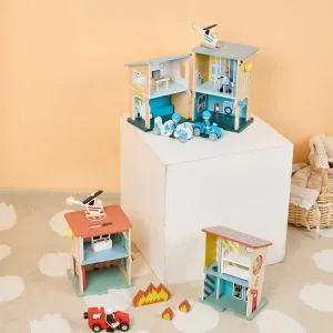 Children's wooden police station with accessories Classic World