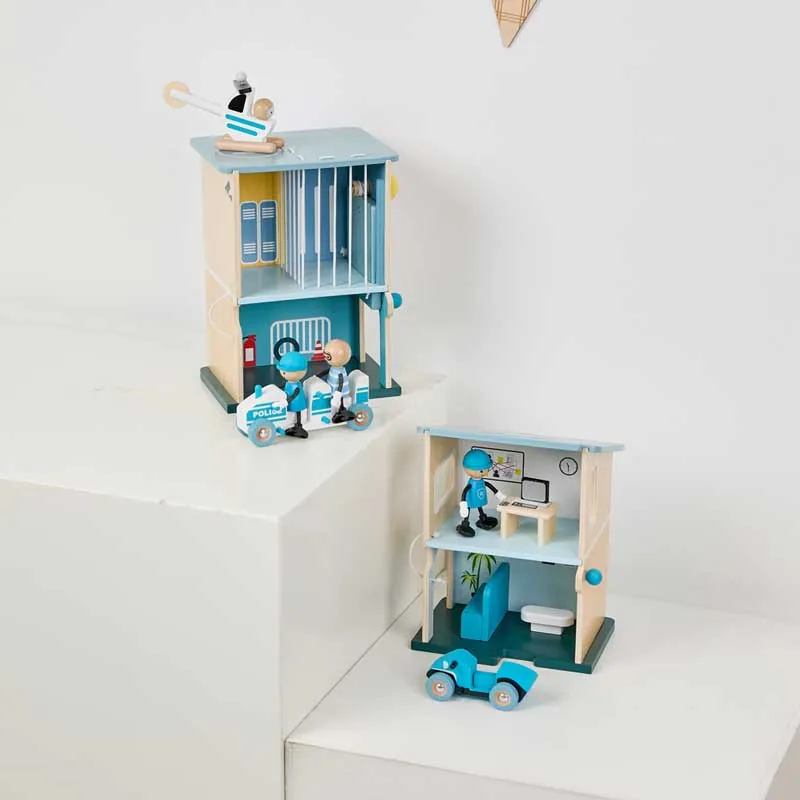 Children's wooden police station with accessories Classic World