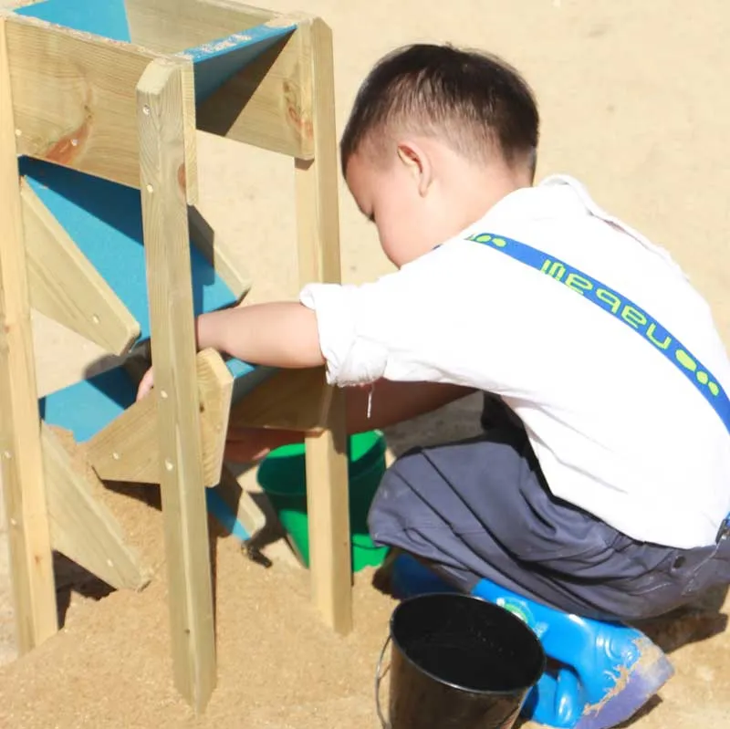 Дървена детска кула за игра с пясък Classic World Educational, 3+ години