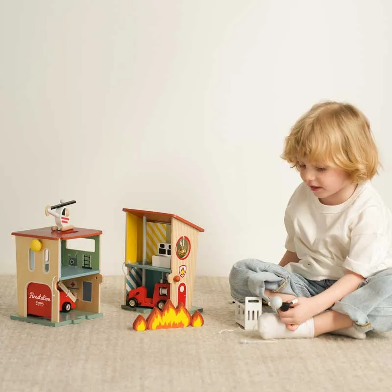 Wooden fire station Classic World with 13 pieces for children over 3 years old