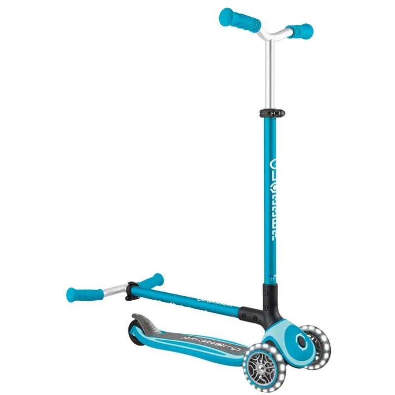 Foldable three-wheeled scooter Globber Master lights - blue