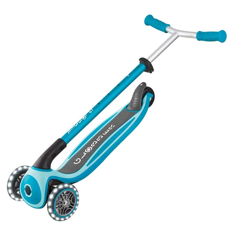 Foldable three-wheeled scooter Globber Master lights - blue