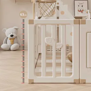 Детска вътрешна площадка с ограда, люлка и активни елементи за игра