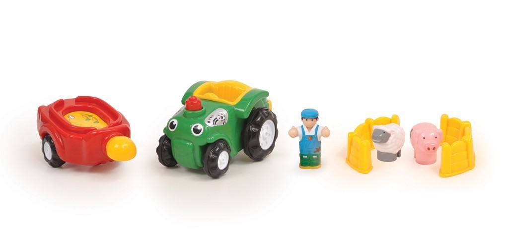 detska-igrachka-traktora-na-barni-26150626.jpg